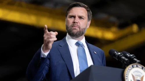 JD Vance mburret se ka pezulluar ndihmat për Ukrainën