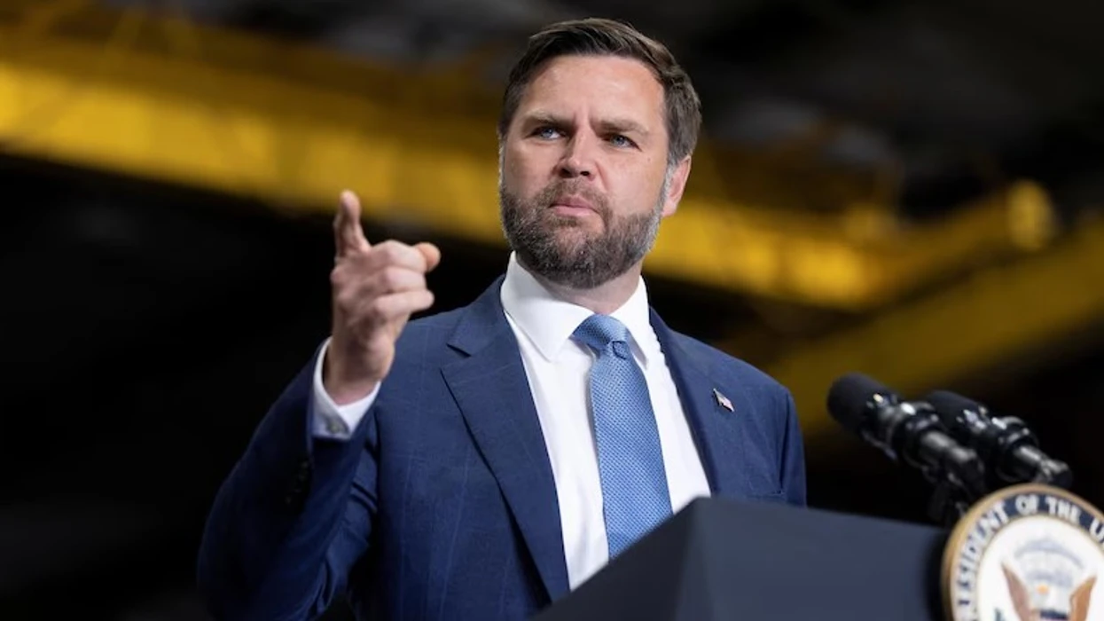 JD Vance mburret se ka pezulluar ndihmat për Ukrainën