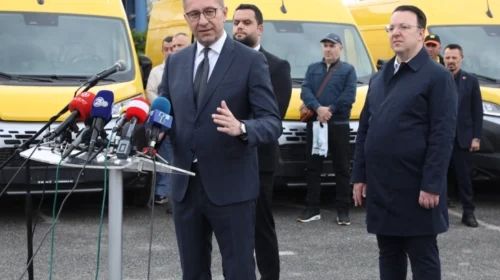 Mickoski: Investim i rëndësishëm, fillim i ri – 100 automjete të reja për Postën
