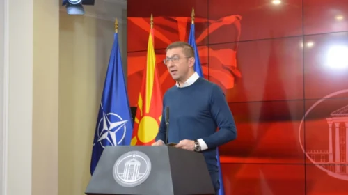 (VIDEO) Mickoski pret që dizeli të ulet për 2,5 denarë dhe benzina për 1,5 denarë