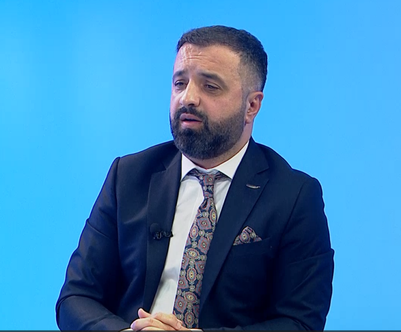 Krasniqi: Studentët shqiptarë diskriminohen në procesin e punësimit në administratë