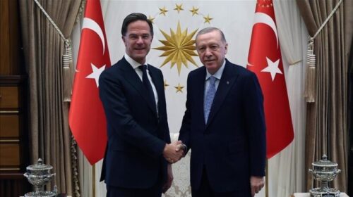 Presidenti turk dhe shefi i NATO-s diskutojnë çështje rajonale dhe globale në një telefonatë