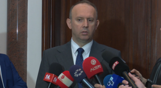 (VIDEO) Gashi: Ligji për Qeveri u miratua sipas rregullores