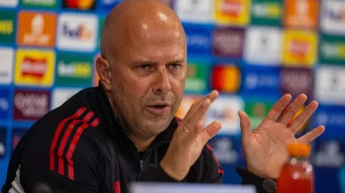 Liverpooli pritet të vazhdojë me Arne Slot edhe në sezonin e ardhshëm