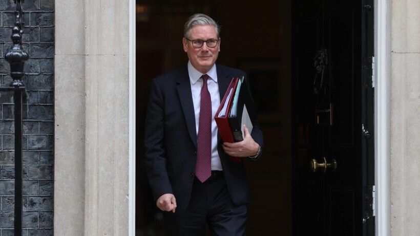 Kryeministri britanik e vlerëson si “produktive” vizitën e tij në Gjirin Persik