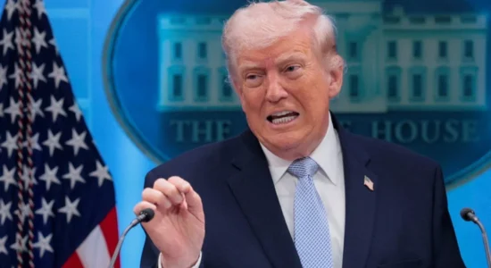 Trump pranon të pezullojë bombardimin e Iranit për dy javë