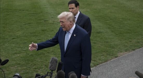 Trump u bën thirrje aleatëve të NATO-s që të “marrin guxim”, të dërgojnë anije në Ngushticën e Hormuzit