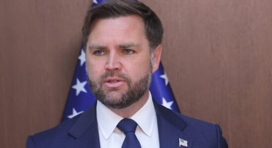 Nënpresidenti amerikan Vance mbërrin në Pakistan për bisedime me Iranin
