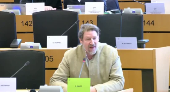 Eurodeputeti austriak, Waitz: Kosova do të ishte ndër liderët për anëtarësim në BE, por po bllokohet politikisht