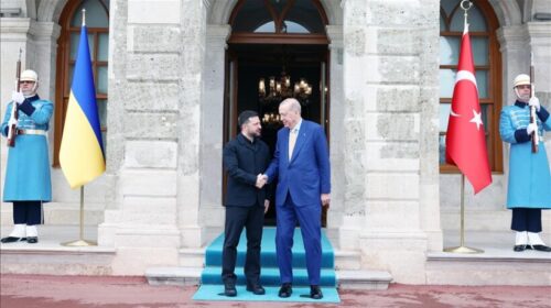 Presidenti turk Erdogan mirëpret Presidentin ukrainas Zelenskyy