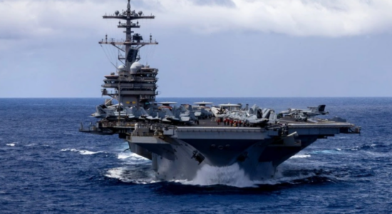 Aeroplanmbajtësja “George Bush” mbërrin në Lindjen e Mesme