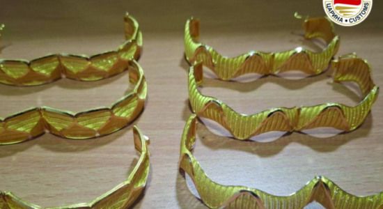 Dogana parandalon kontrabandën e arit, sekuestron bizhuteri 9,460 €”