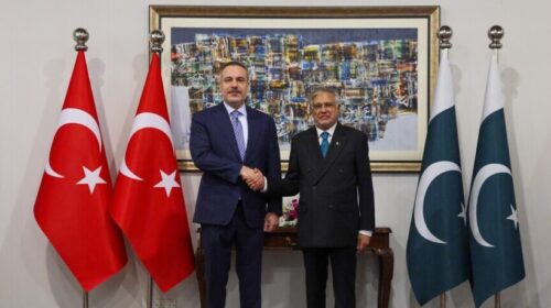 Shefat e diplomacisë turke dhe pakistaneze diskutojnë bisedimet mes SHBA-së dhe Iranit