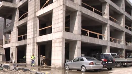 (VIDEO) Teatri edhe Biblioteka e Tetovës edhe këtë vit nuk do të jetë gati