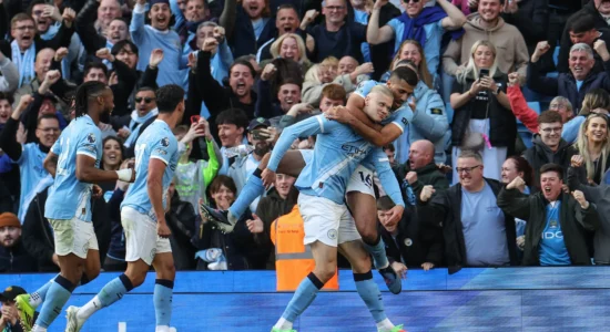 City mposht Arsenalin dhe rihap garën për titull në Premier League