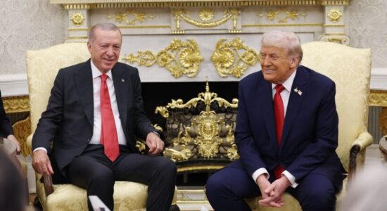 Erdogan dhe Trump në një telefonatë diskutojnë armëpushimin me Iranin dhe zhvillimet rajonale
