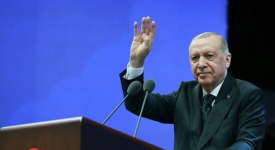 Erdogan: Fëmijët mbajnë barrën më të rëndë të luftërave dhe konflikteve