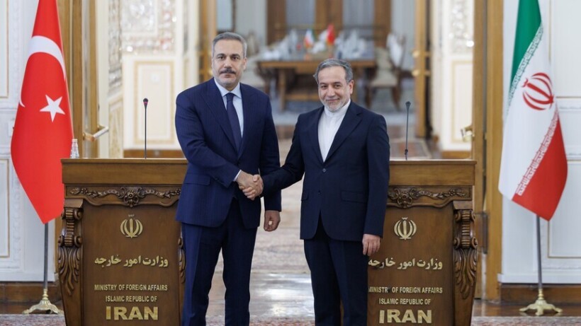 Ministri i Jashtëm turk diskuton për armëpushimin SHBA-Iran me homologët e Iranit dhe Katarit