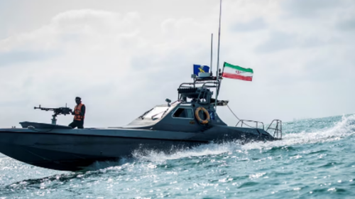 Garda Revolucionare iraniane sulmon anijen amerikane me 5,000 ushtarë në Oqeanin Indian