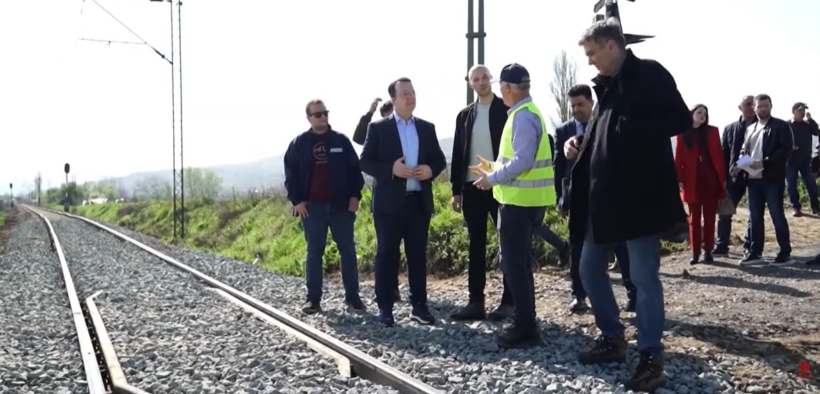 (VIDEO) Linja e parë e projektit “treni urban” pritet të përfundojë në qershor