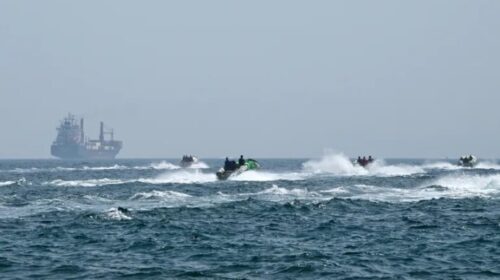 Pas kritikave të Trump, Britania nis bisedime me 35 vende për rihapjen e Ngushticës së Hormuzit