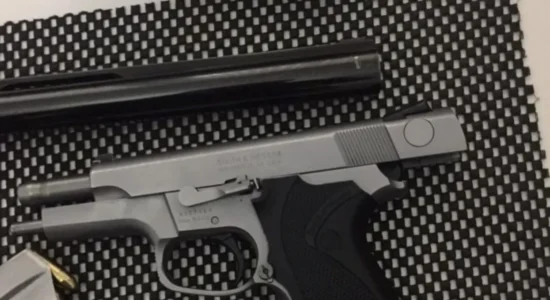 Bastisje në Kërçovë, gjenden armë dhe municione, ndalohet një person