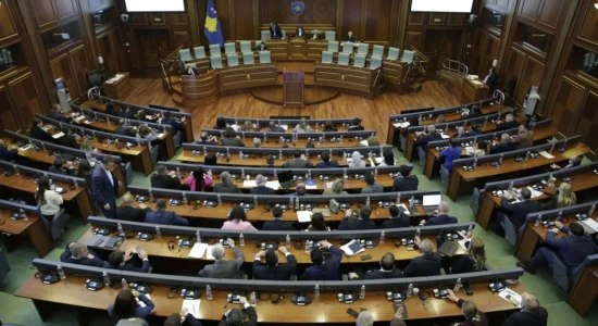 Me 90 vota pro, kalon propozimi i PDK-së për rezolutën e luftës