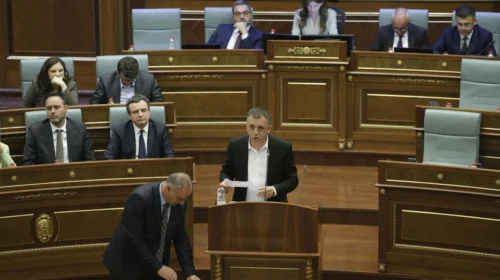 Feride Rushiti merr vetëm 63 vota, seanca për presidentin vazhdon nesër