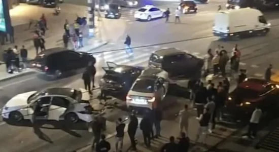 Aksident i rëndë trafiku në Gjorçe, disa automjete të përfshira