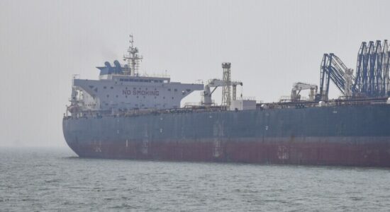 Irani do ta përjashtojë Rusinë nga tarifat e tranzitit në Ngushticën e Hormuzit