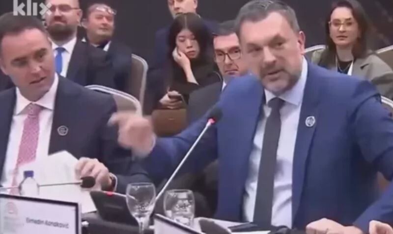 Ministri i jashtëm boshnjak kritikon ashpër Serbinë dhe Vuçiqin  Po i fshihni kriminelët e luftës