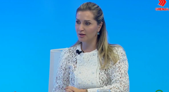 Kaltrina Zekolli Shaqiri: Punimet në autostradën Shkup-Bllacë do fillojnë shumë shpejt, do jetë autostradë dhe jo rrugë ekspres!