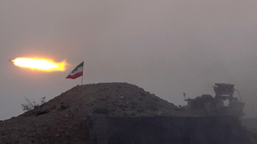 Zyrtari iranian paralajmëron se “nuk do të kalojë naftë nëpër Hormuz” nëse vendosen kufizime