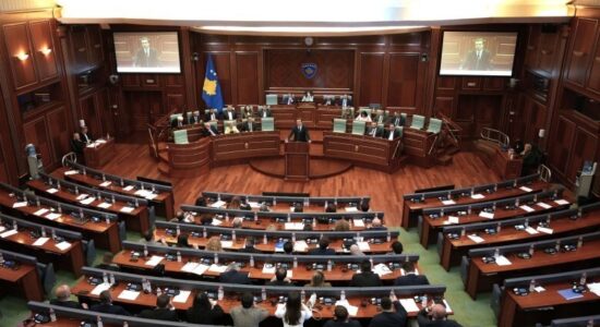 Vazhdon seanca për presidentin, palët mbeten të ndara