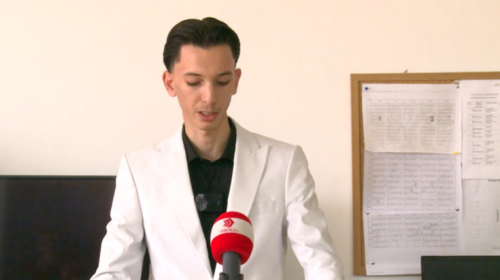 (VIDEO) Gjimnazisti nga Saraji promovoi librin e parë