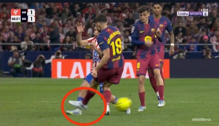 Komunikimi me VAR in që solli anulimin e kartonit të kuq të Martinit