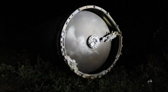 Raketa iraniane godet ndërtesën e telekomunikacionit në Emiratet Arabe, dy të plagosur