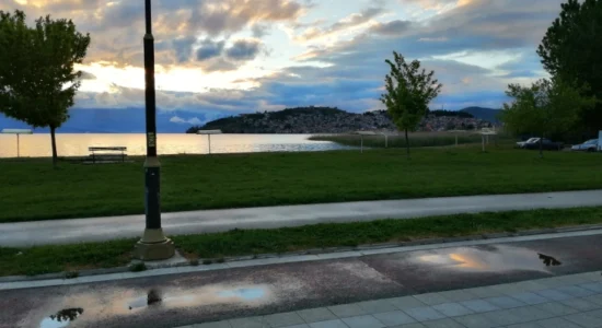 Mot me vranësira dhe të reshura të përkohshme lokale të shiut, temperatura deri 23 gradë