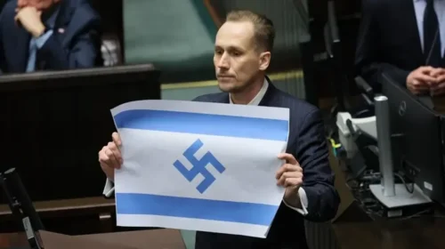 Incident në Parlamentin polak, deputeti shfaq flamurin izraelit me svastikë