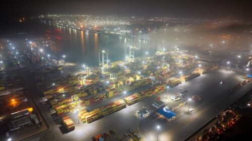 Agjencia britanike raporton kufizime të detyruara të qasjes detare në portet iraniane