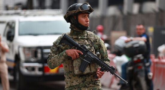 Meksika vendos 130 mijë trupa pas arrestimit të udhëheqësit të kartelit dhe strategut të tij financiar