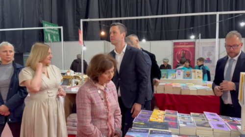 (VIDEO) Hapet panairi i librit, mbi 60 botues sjellin qindra tituj, 130 promovime