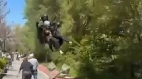 Parashutisti rrezikon këmbësorët në Ohër, për pak godet nënën me fëmijën