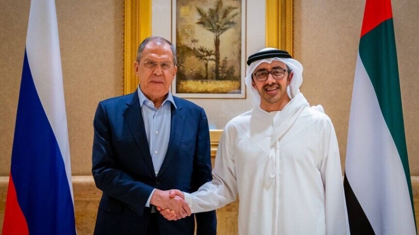 Rusia dhe Emiratet Arabe diskutojnë për rivendosjen e lundrimit në Ngushticën e Hormuzit