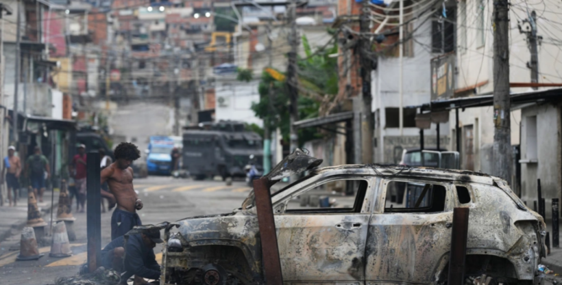 Të shtëna mes policisë dhe bandave në Rio de Janeiro, mbi 200 turistë mbeten të bllokuar në mal