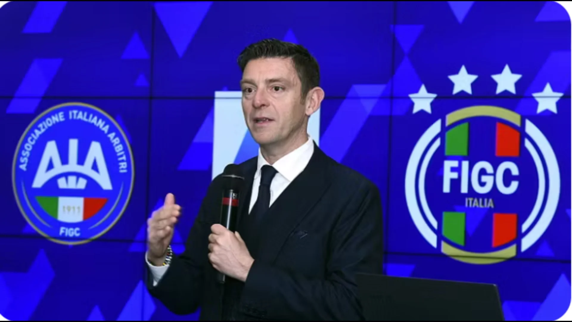  Stuhia  e hetimeve të arbitrave  La Repubblica  Rocchi fliste me shumë klube 