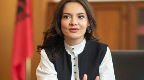 Elisa Spiropali i përgjigjet Ramës: Më përjashto