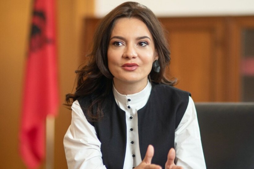 Elisa Spiropali i përgjigjet Ramës: Më përjashto