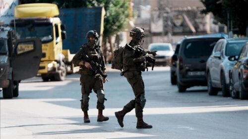 Të shtënat izraelite plagosin 2 palestinezë në jug të Gazës