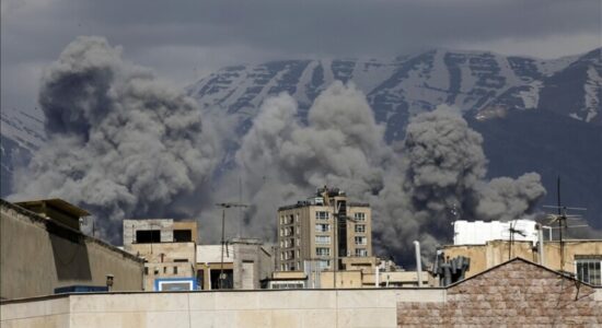 Mbi 2.000 pika të infrastrukturës energjetike të Iranit u goditën në sulme SHBA-Izrael